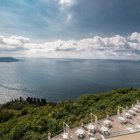 Grand Hotel Serapide Поццуоли Экстерьер фото