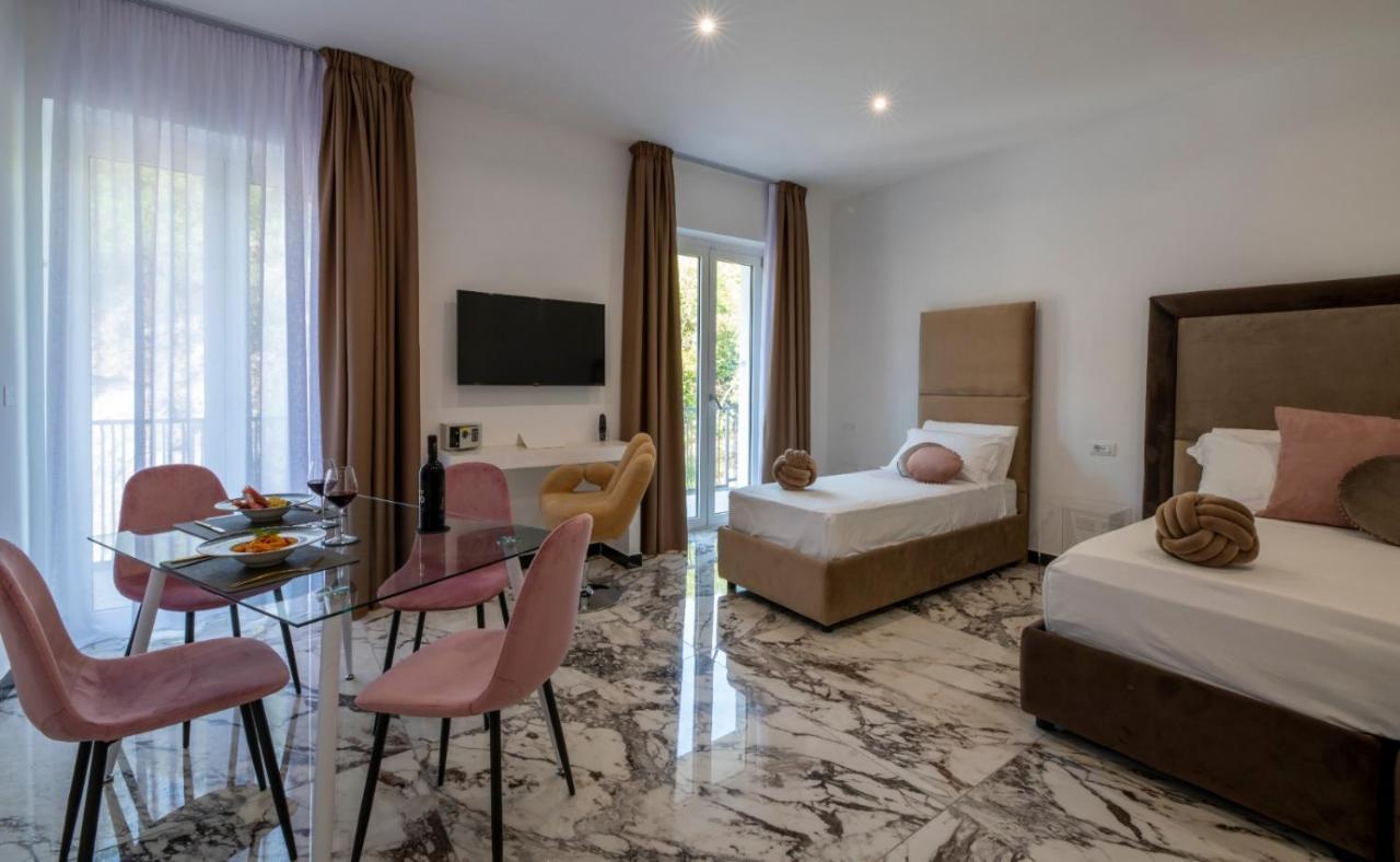 Grand Hotel Serapide Поццуоли Экстерьер фото