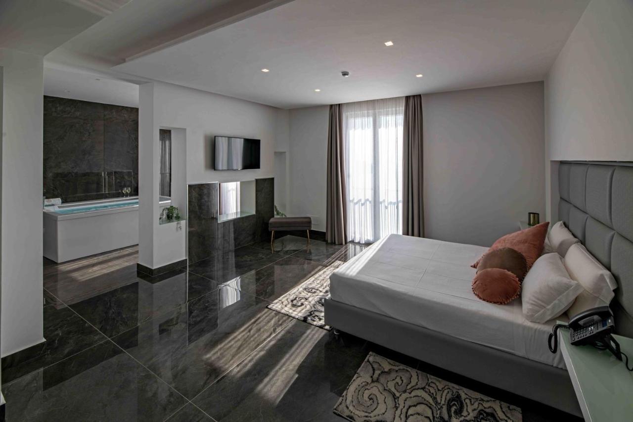Grand Hotel Serapide Поццуоли Экстерьер фото